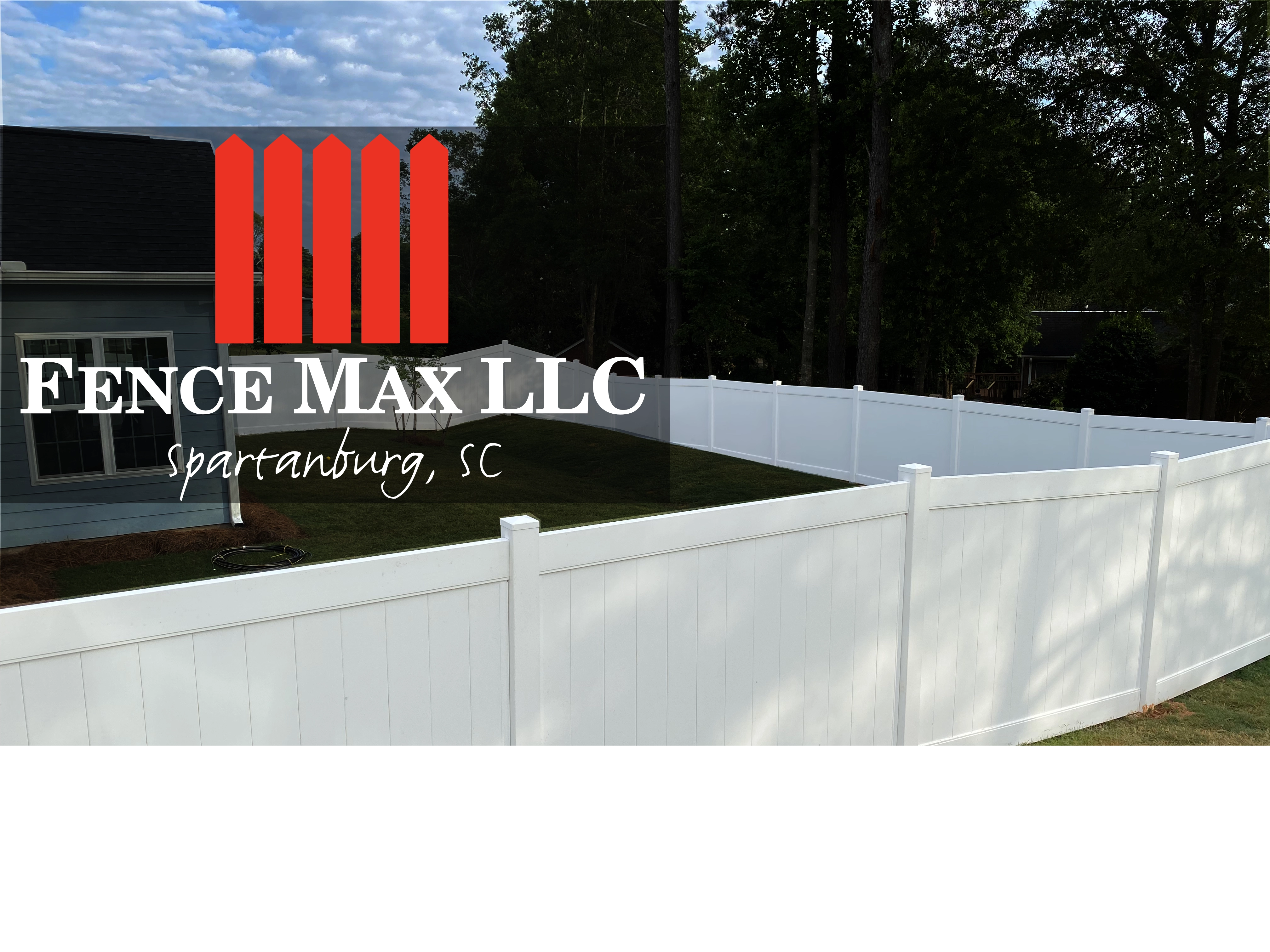 white vinyl fence